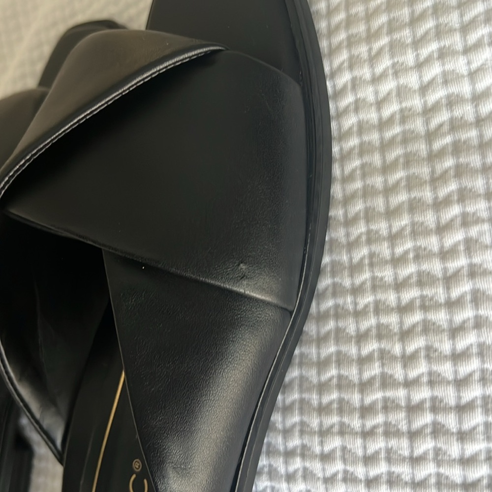 Vionic Miramar Women's Slide Sandal - Picture 8 of 8